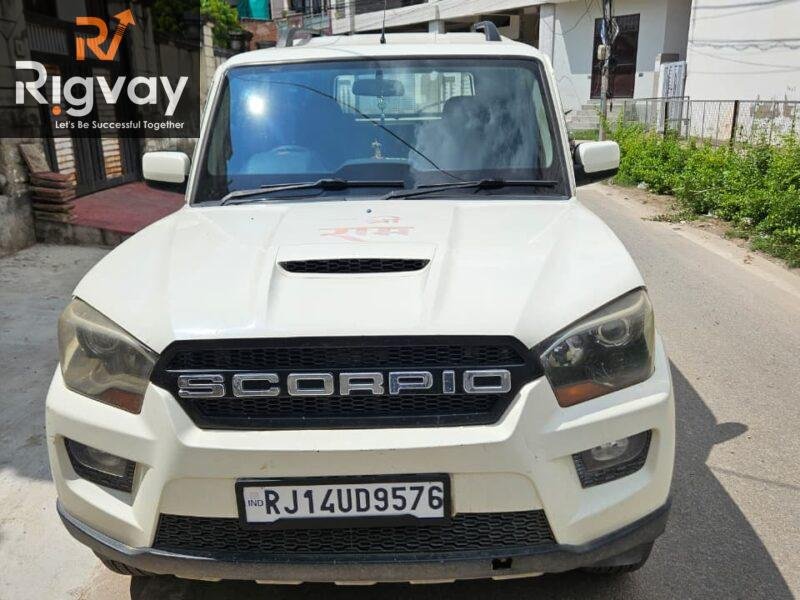 Mahindra Scorpio S8  '2015