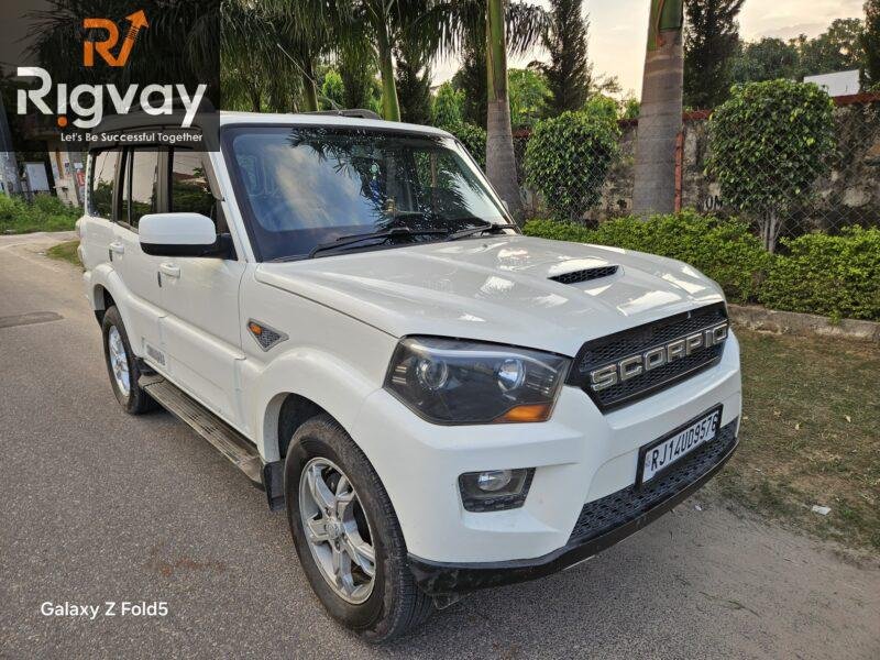 Mahindra Scorpio S8  '2015